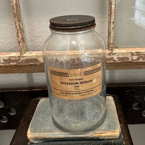 ANTIQUE POTASSIUM NITRATE WITH LID 1800S APOTHECARY JAR
